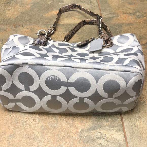 Coach bag 💯 authentic - Picture 3 of 8